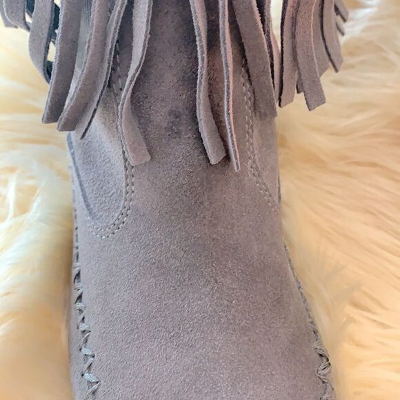 LAUREN CONRAD FRINGE FASHION GRAY BOOTS - Picture 7 of 7